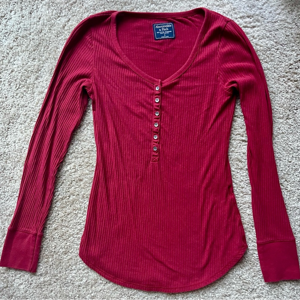 Abercrombie & Fitch Ribbed Long Sleeve Henley Shirt